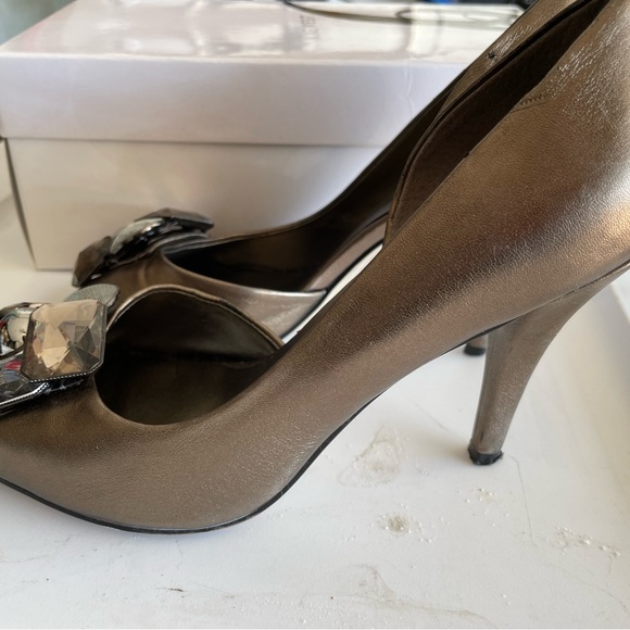 Nine West shoes pewter (6.5M) - Picture 3 of 6